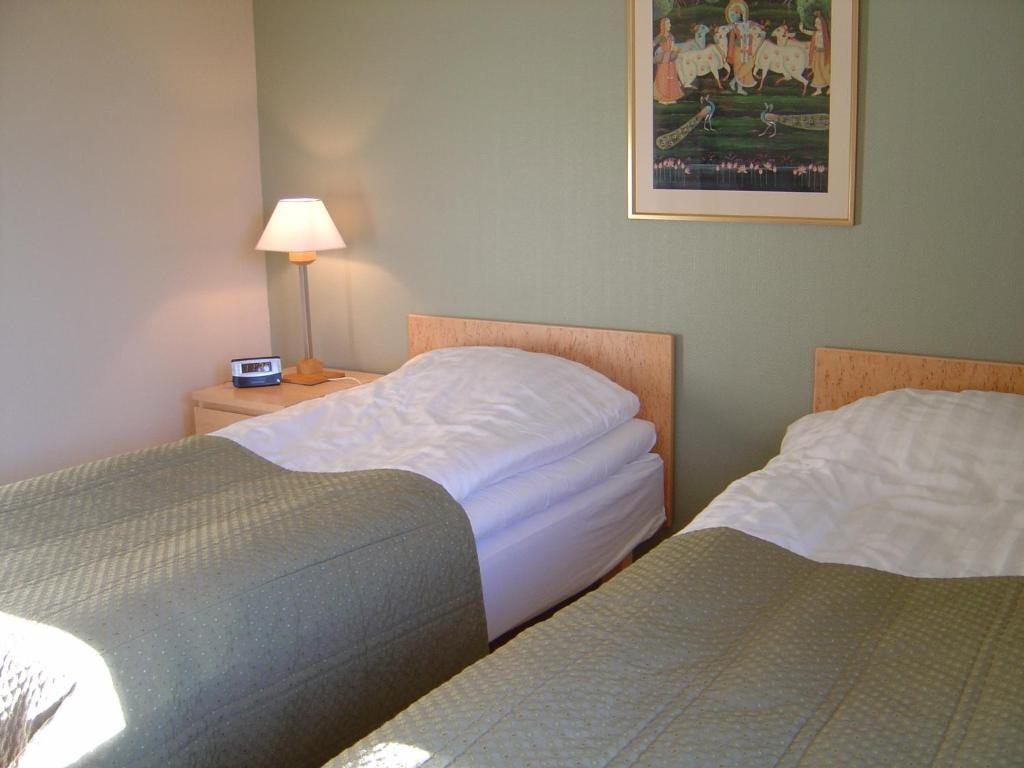 Nordiska Folkhoegskolan Bed And Breakfast Kungälv Zimmer foto